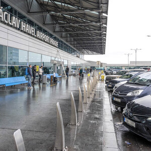 Veřejná část letiště-parking