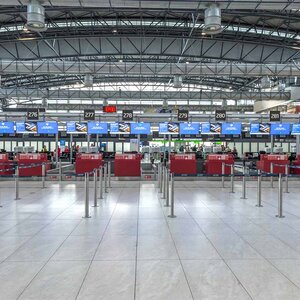 Veřejná část letiště-check-in přepážky