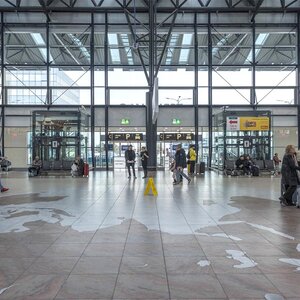 Veřejná část letiště-hala