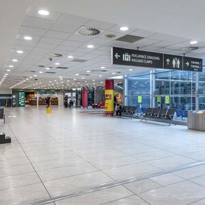 Veřejná část letiště-přílety T2